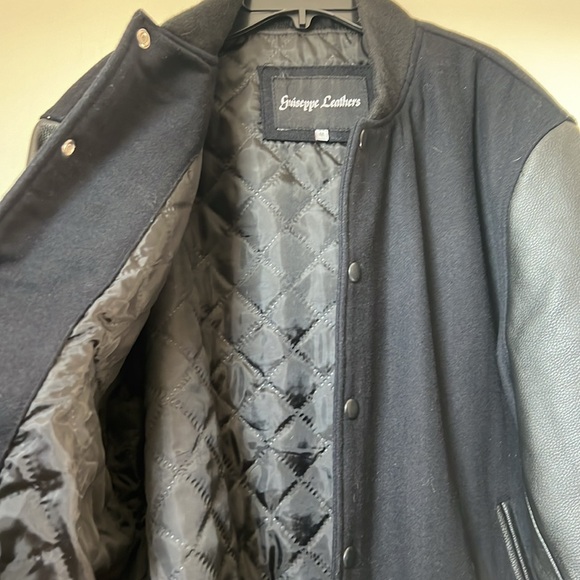 Men’s Varsity Jacket with leather arms. Size M - Picture 5 of 6